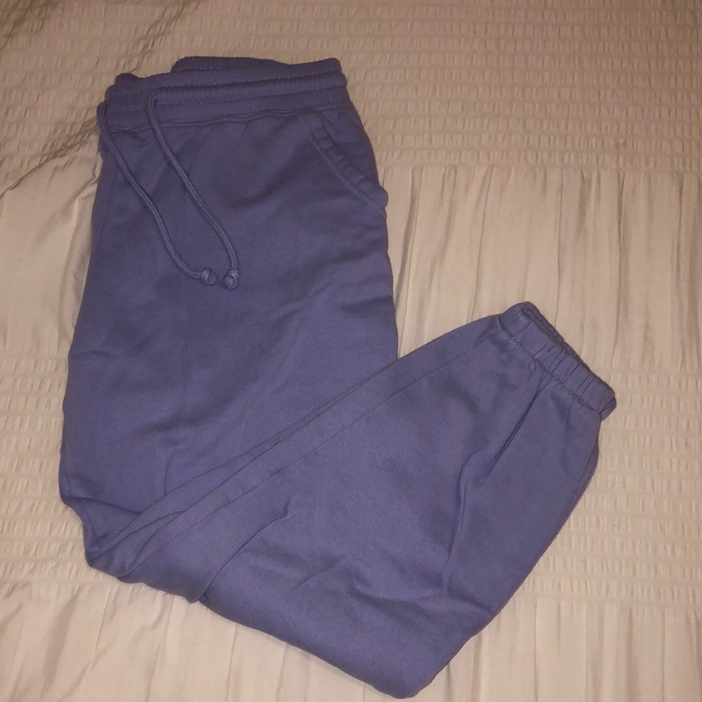 H&M! purple sweatpants! size: S